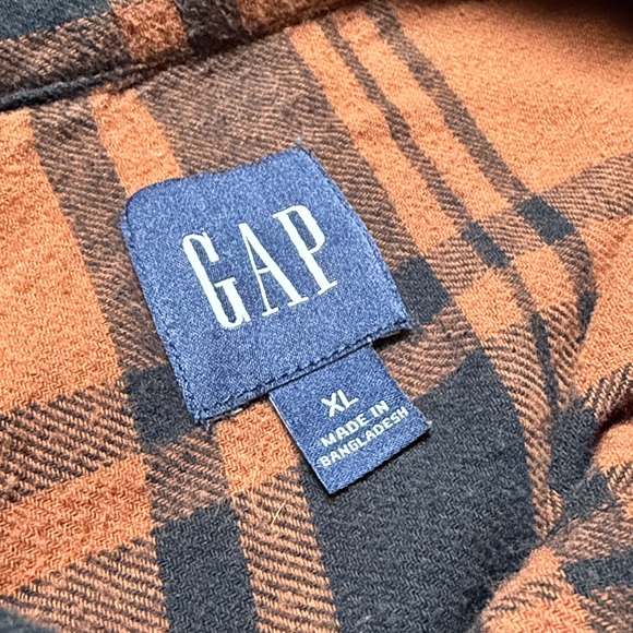 GAP Button down - Picture 2 of 3